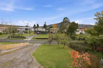71 Meadowbank Crescent, Fordlands