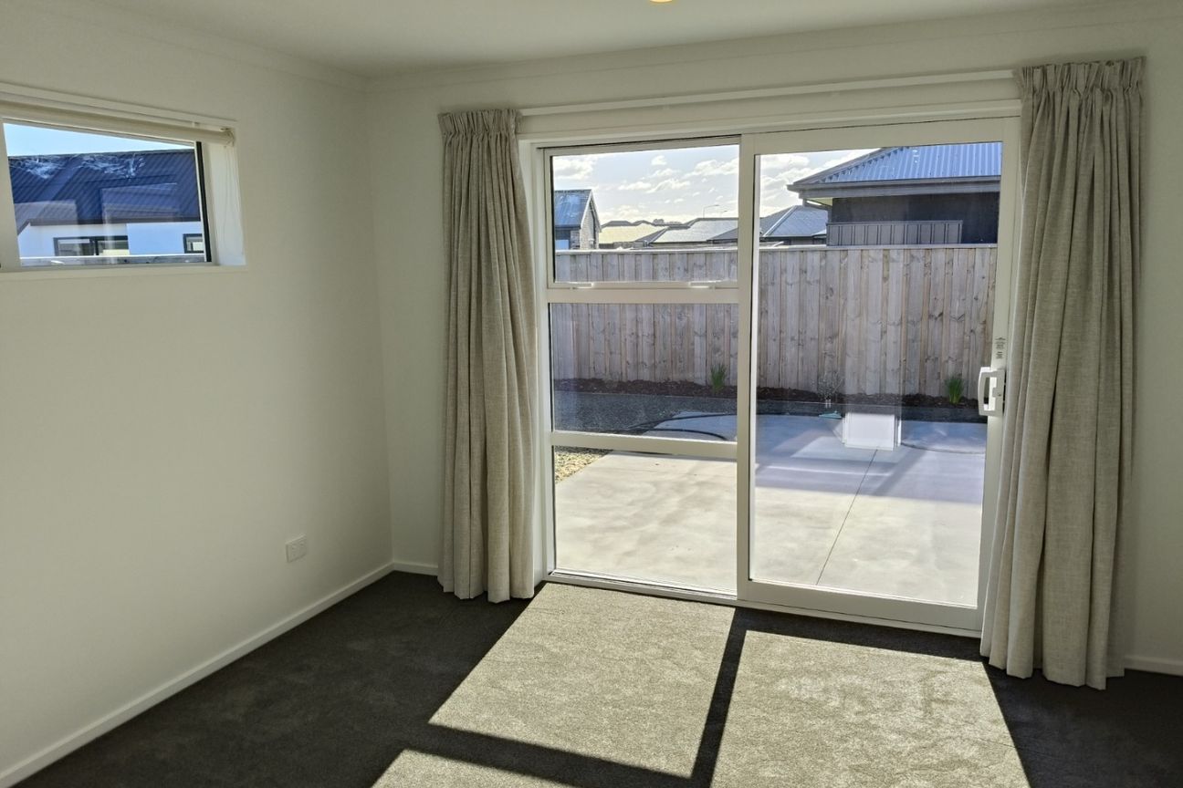 Brand New Family Home – další
