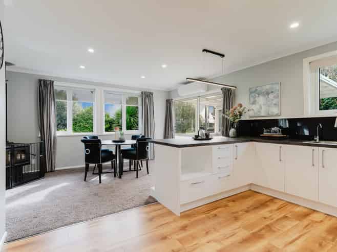 21 Augustus Street, Carterton