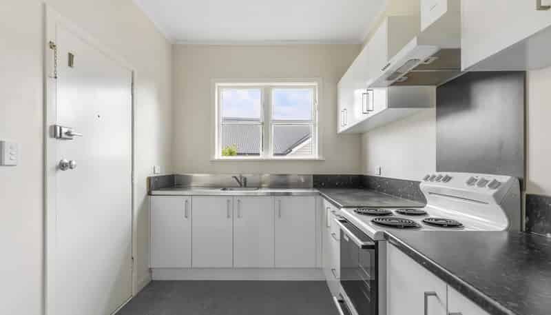 48  Premier Avenue, Point Chevalier