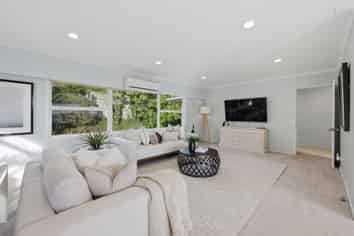 10 Etherege Place, Mellons Bay