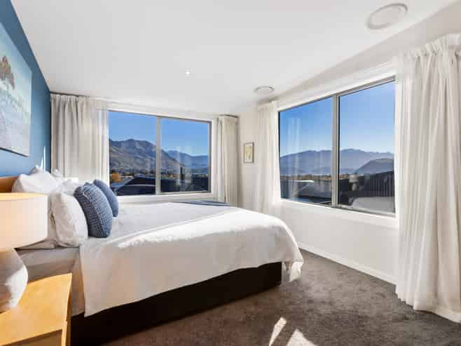 15 Landsborough Lane, Wanaka