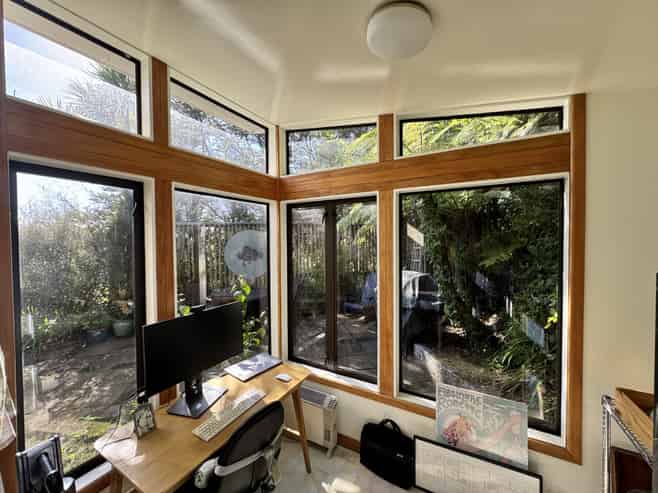 7 Huia Road, Days Bay