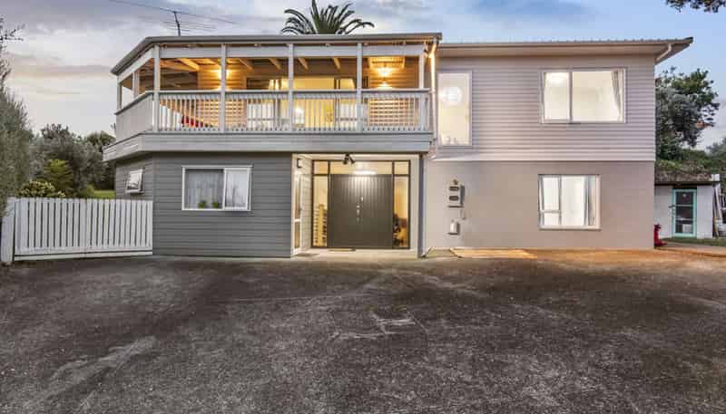 18 Dunstall Place, Mangere Bridge