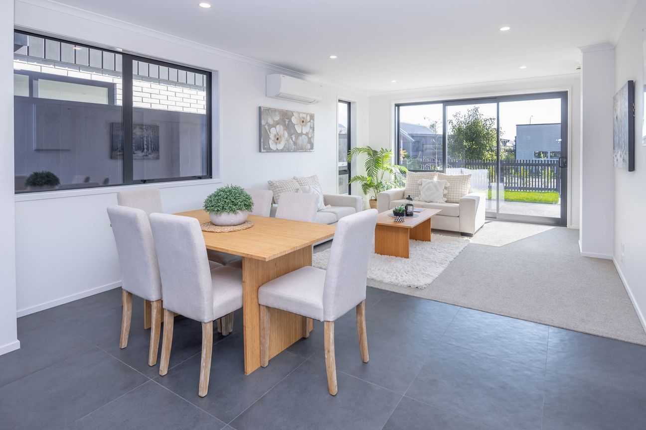 Brand-New, Stylish & Move-In Ready - Więcej