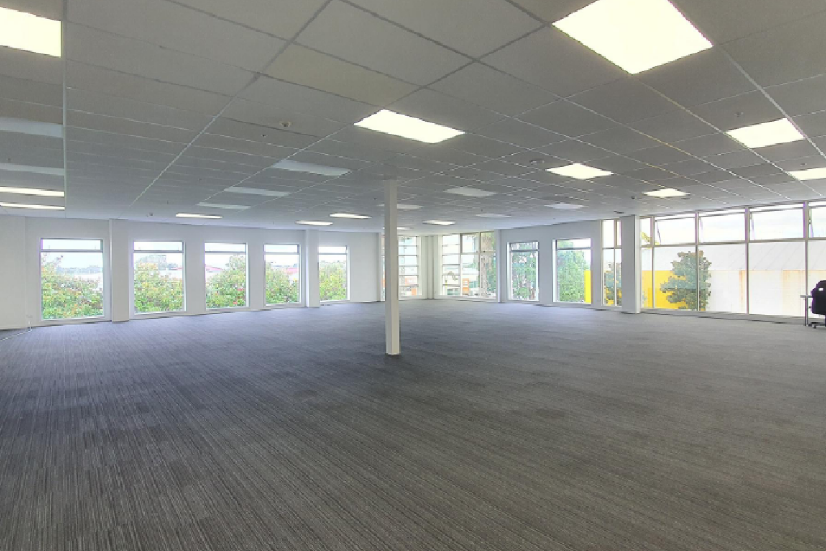 High Profile Lincoln Road Office - Vista 3