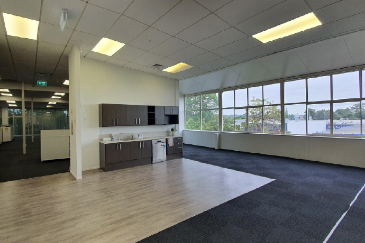 High Profile Lincoln Road Office - Vista 6