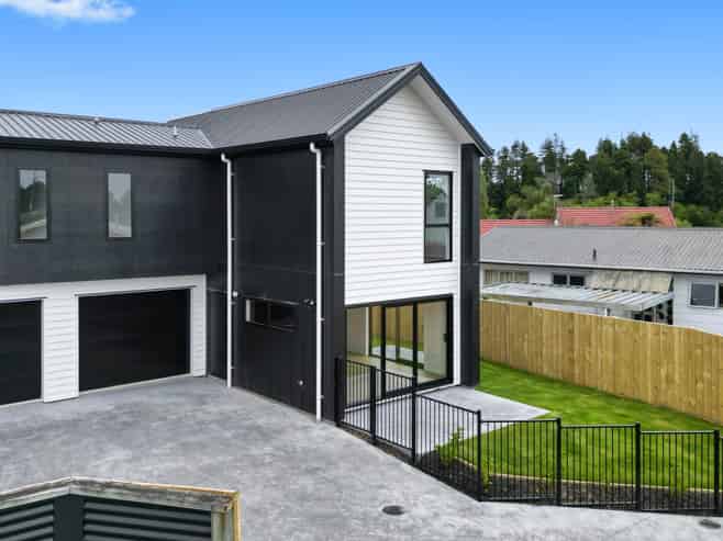 2/12 McEwan Place, Glenview
