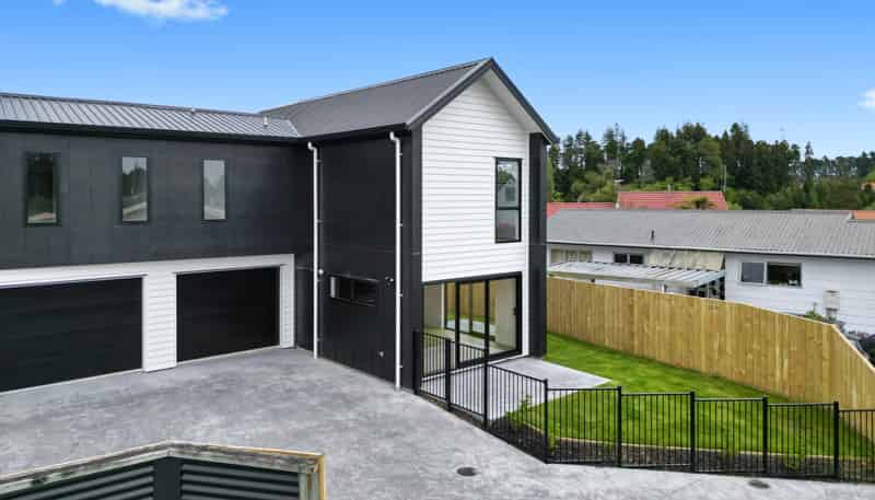 2/12 McEwan Place, Glenview