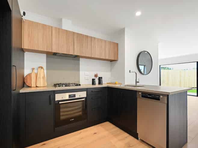 2/12 McEwan Place, Glenview