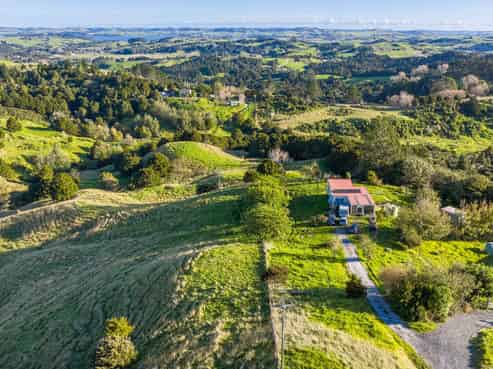 61A Porter Road, Paparoa