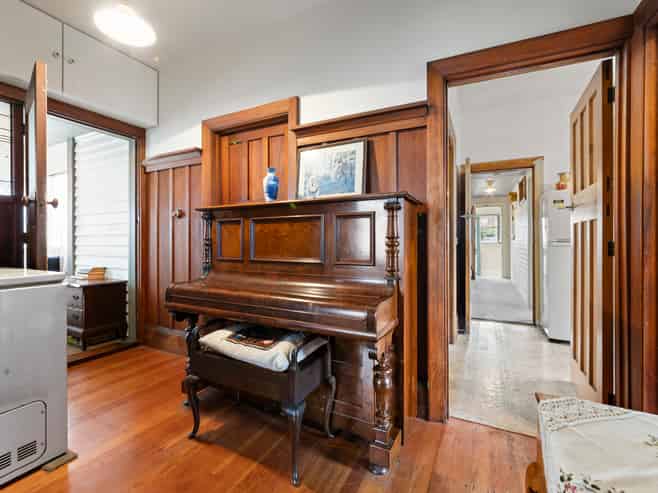 16 Whiteleigh Avenue, Addington