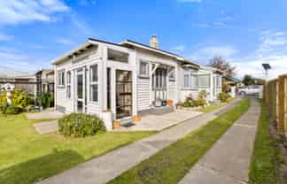 16 Whiteleigh Avenue, Addington