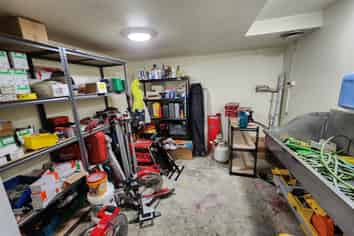 High stud warehouse in central Lower Hutt