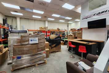 High stud warehouse in central Lower Hutt