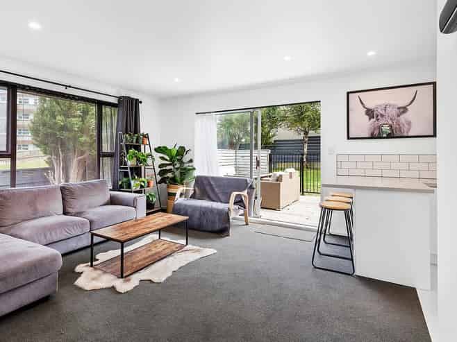 27 Akaroa Drive, Maupuia