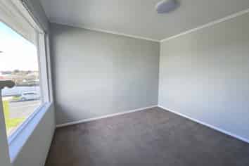 2/25 Martin Avenue (Top Floor), Mount Albert