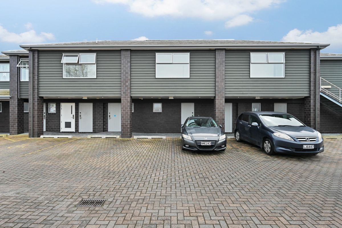 Self contained room, Melville