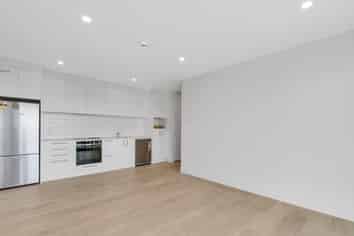 201/165 Lake Road, Northcote