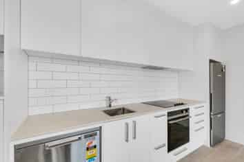 201/165 Lake Road, Northcote