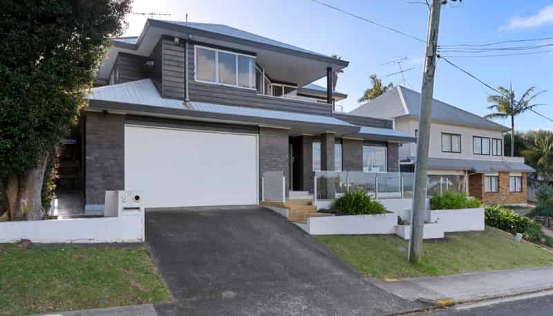 2/9 Colmar Road, Mellons Bay