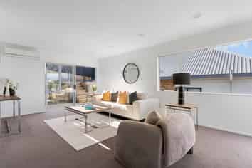 2/9 Colmar Road, Mellons Bay