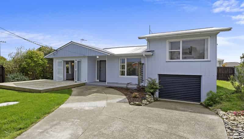 162 Queen Street West, Levin