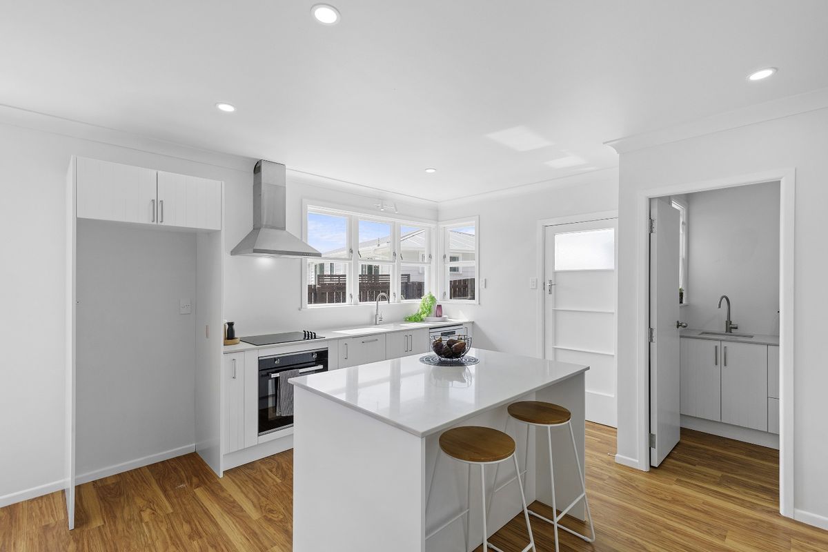 Your Next Family Home Awaits - Mehr