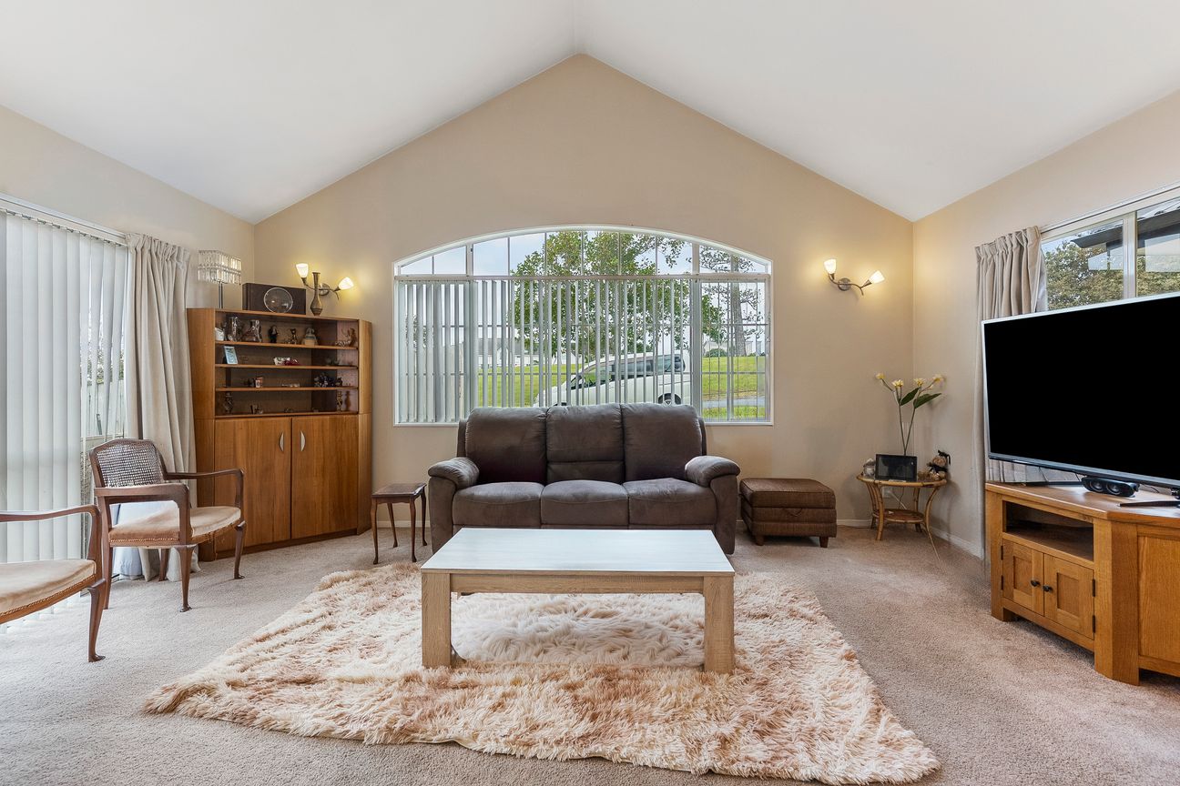 Sun-Soaked Sophistication in Golflands - Widok 3