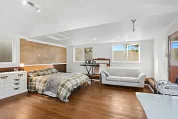 15 Kingdale Road, Henderson