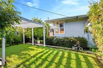 15 Kingdale Road, Henderson