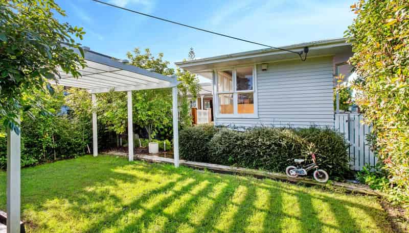 15 Kingdale Road, Henderson