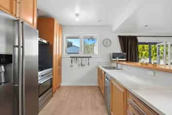 15 Kingdale Road, Henderson