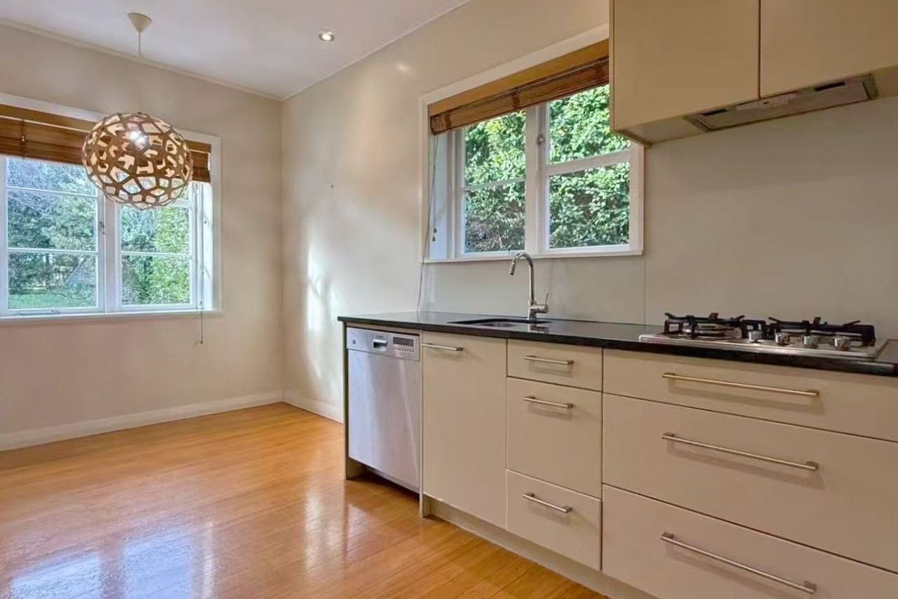 Sunny Brick Home in Sought-After St Heliers Cul-de-Sac - Aanzicht 3