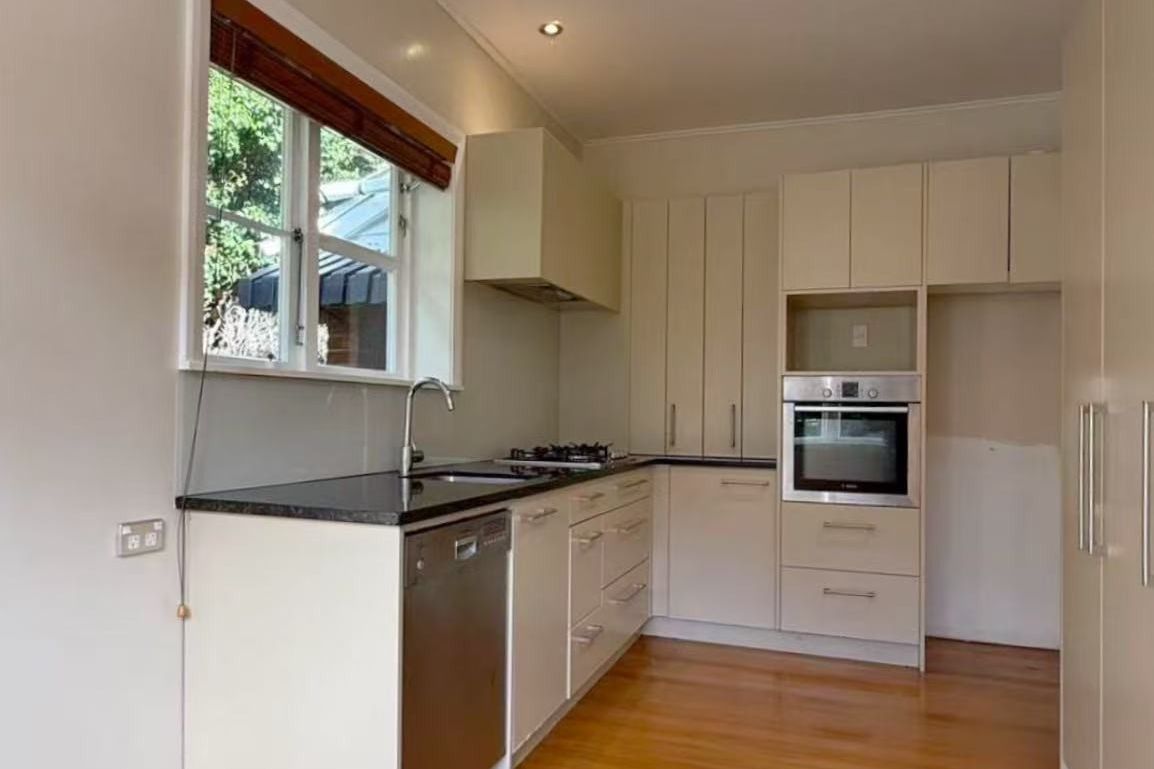 Sunny Brick Home in Sought-After St Heliers Cul-de-Sac - Aanzicht 6