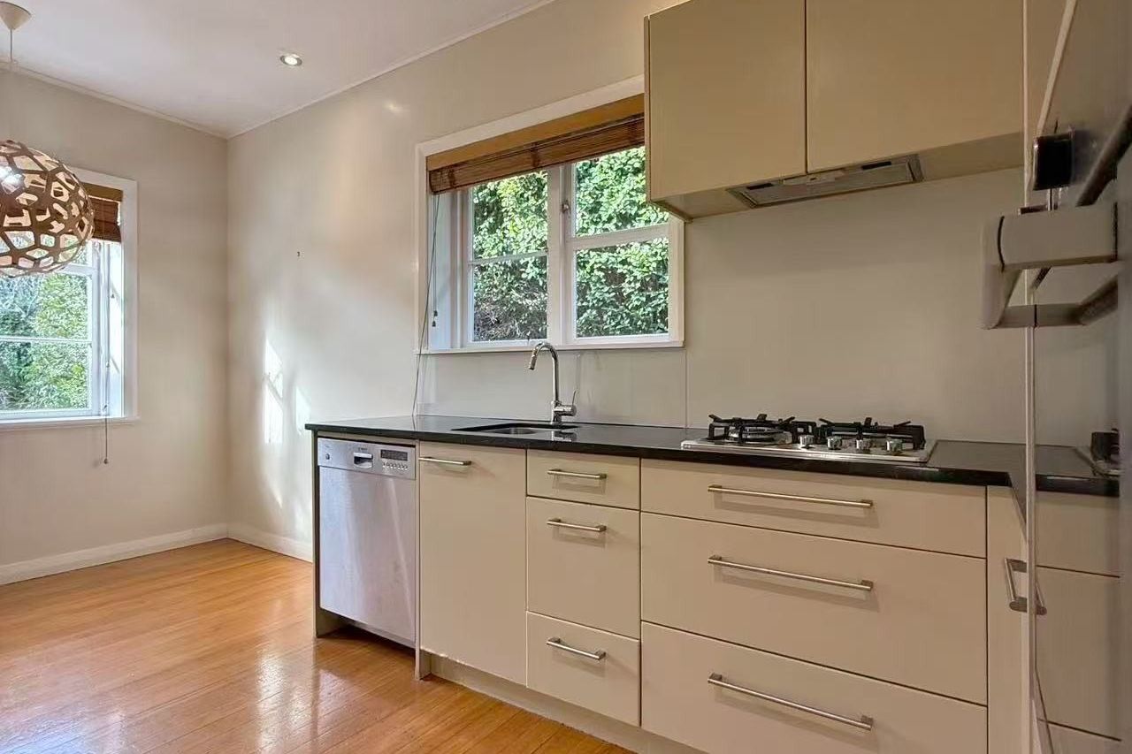 Sunny Brick Home in Sought-After St Heliers Cul-de-Sac - Aanzicht 4