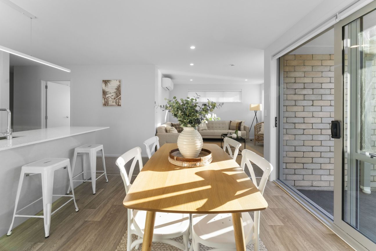 Secure This New Build Today Premium Location, Motivated Vendors - Więcej