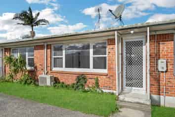 2/8 Winspear Place, Papatoetoe
