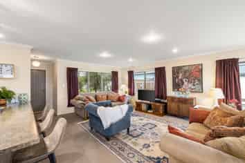 108 Solway Crescent, Solway