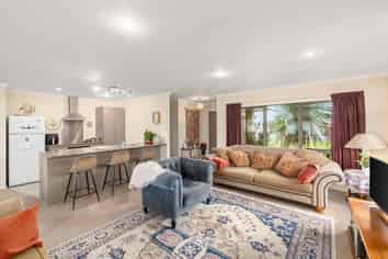 108 Solway Crescent, Solway