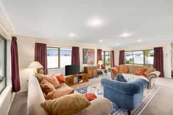 108 Solway Crescent, Solway