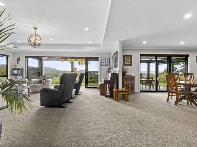 550 Redwood Valley Road, Redwood Valley