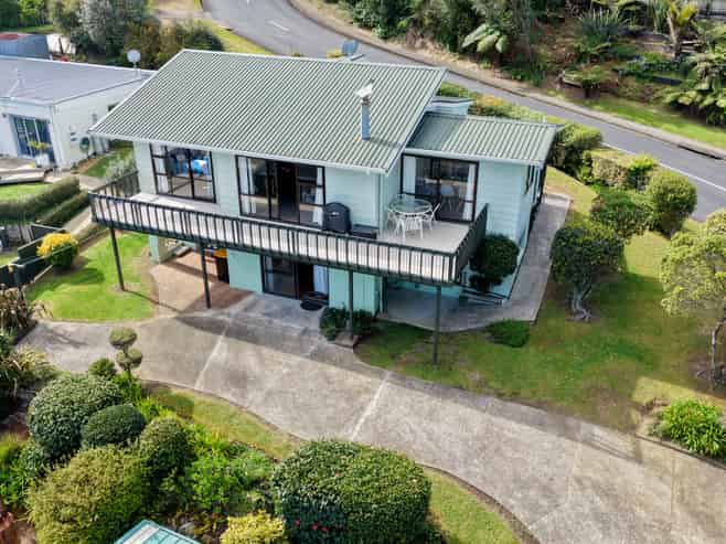 52 Centennial Drive, Whitianga
