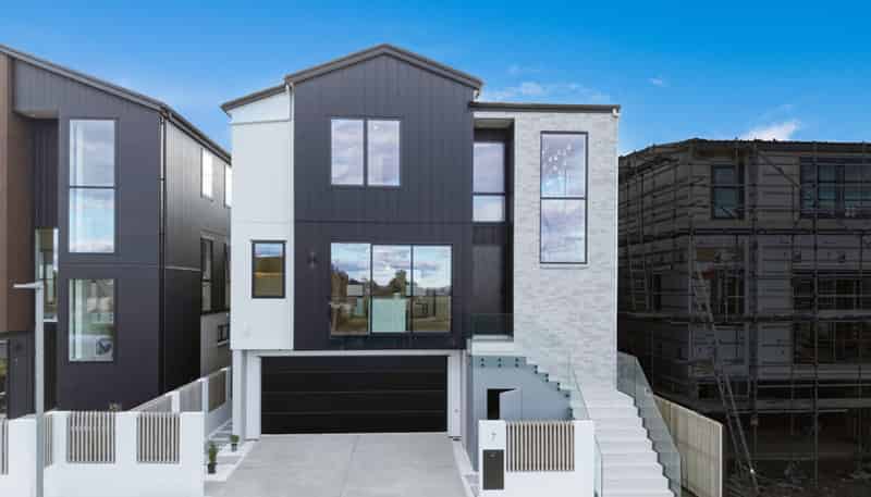 7 Awa Crescent, Saint Johns