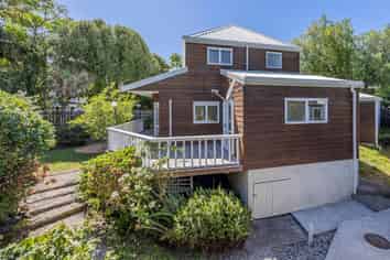 1B Eversleigh Road, Belmont