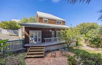 1B Eversleigh Road, Belmont