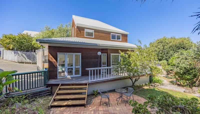 1B Eversleigh Road, Belmont