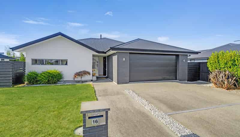 16 Bonecrusher Street, Lincoln
