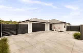 31 Arihi Crescent, Frimley