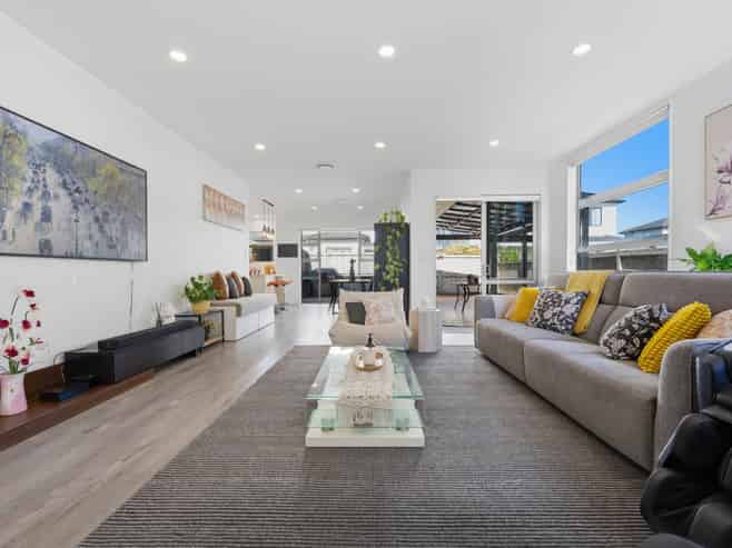 70 Hughs Way, Flat Bush